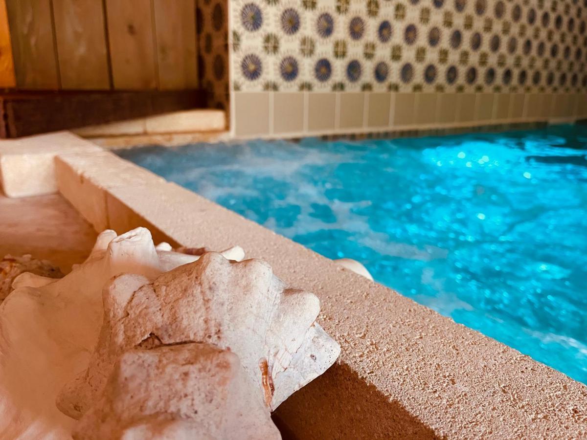 Domaine Amourella Aparthotel Льомбеск Екстериор снимка