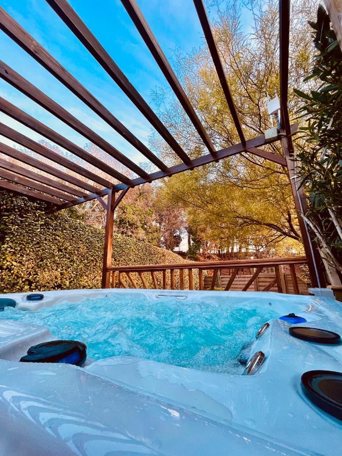 Domaine Amourella Aparthotel Льомбеск Екстериор снимка