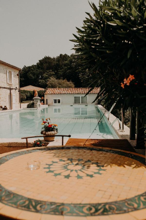 Domaine Amourella Aparthotel Льомбеск Екстериор снимка