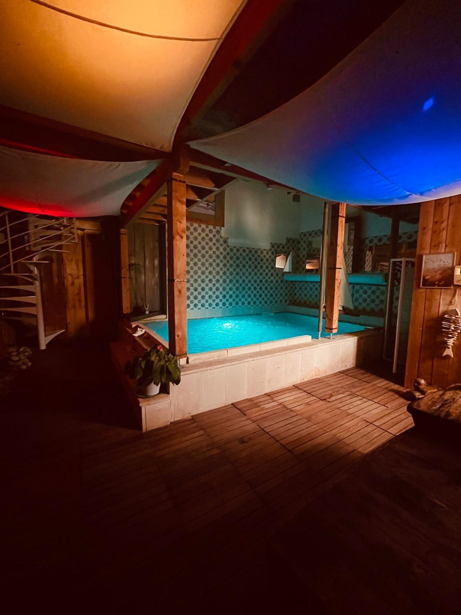 Domaine Amourella Aparthotel Льомбеск Екстериор снимка